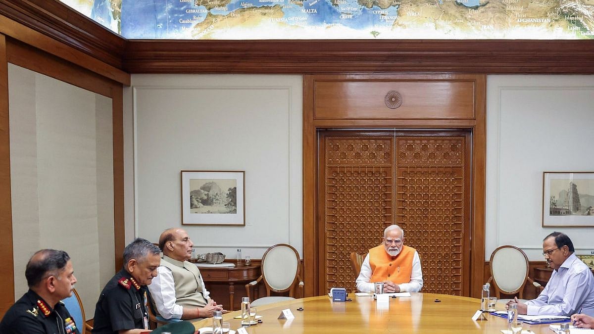 PM Modi Holds High-Level Security Meet At His Delhi Residence Over Red Fort Blast - VIDEO