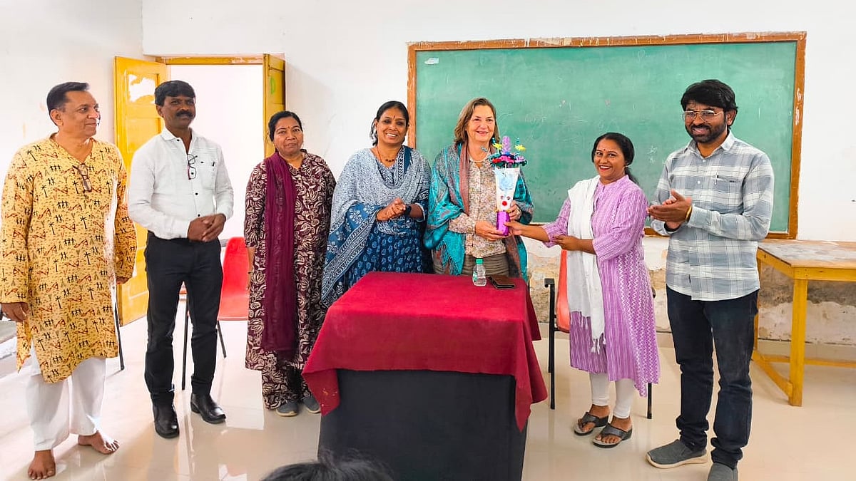 Chhatrapati Sambhajinagar: European Theatre Artist Thera Jonker Visits BAMU, Interacts With Students