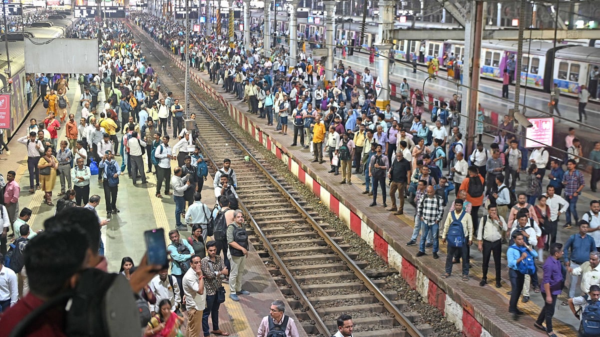 Mumbai: CRMS Leaders Booked For Unlawful Assembly Over CSMT Protest That Disrupted Train Services 