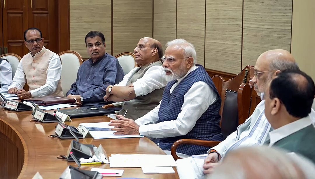 Delhi Car Blast: Cabinet Led By PM Modi Passes Resolution, Terms Red Fort Explosion A 'Terror Attack' - VIDEO 