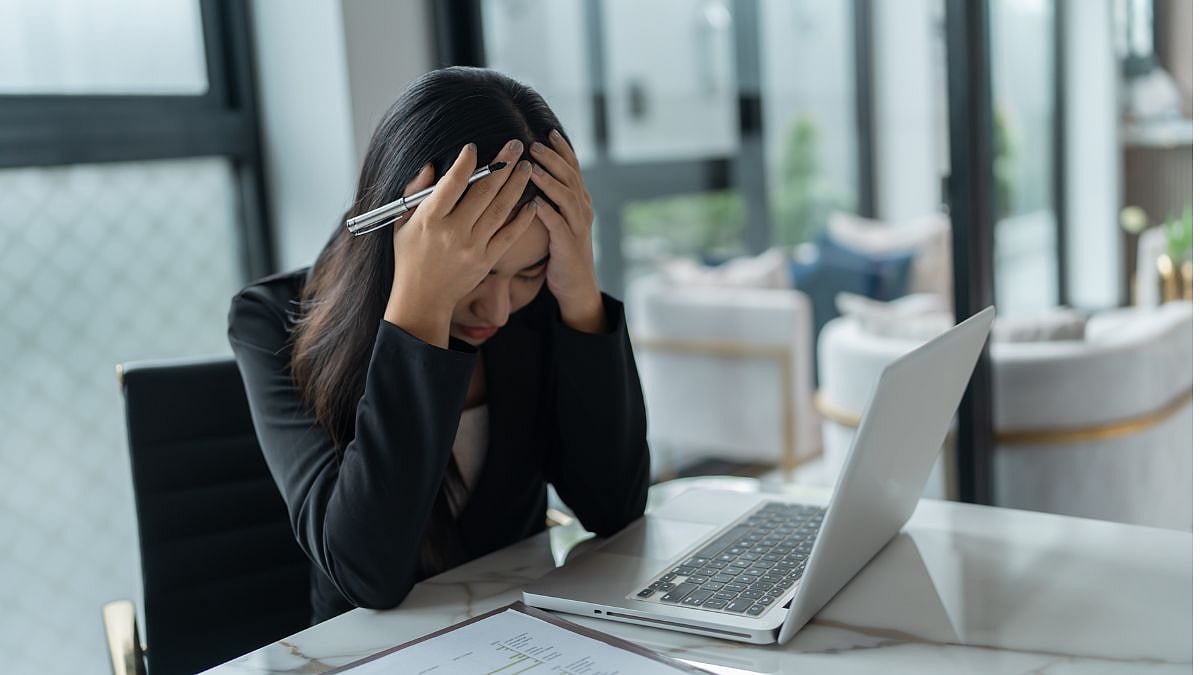 ₹30 Lakh Job Or ₹50 Lakh Family Business? Reddit Users Offer Candid Advice To 29-Year-Old...