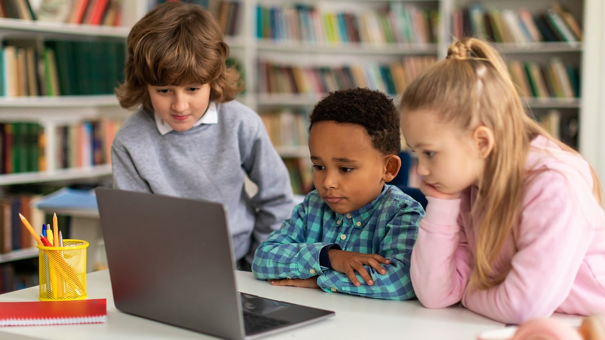 Smart Parenting Picks: 5 Game-Changing Sites Every Parent Needs To Bookmark