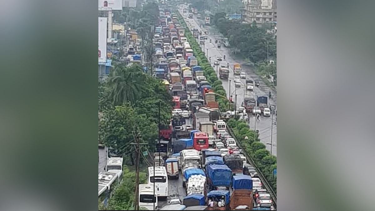 Thane: Ghodbunder Road Residents Grapple With Poor Roads & Persistent Traffic Jams