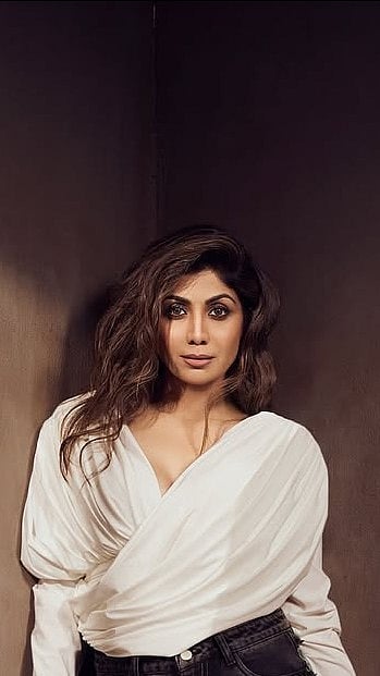 Shilpa Shetty Looks Effortlessly Stylish In Cropped Leather Jacket & Denim Corset