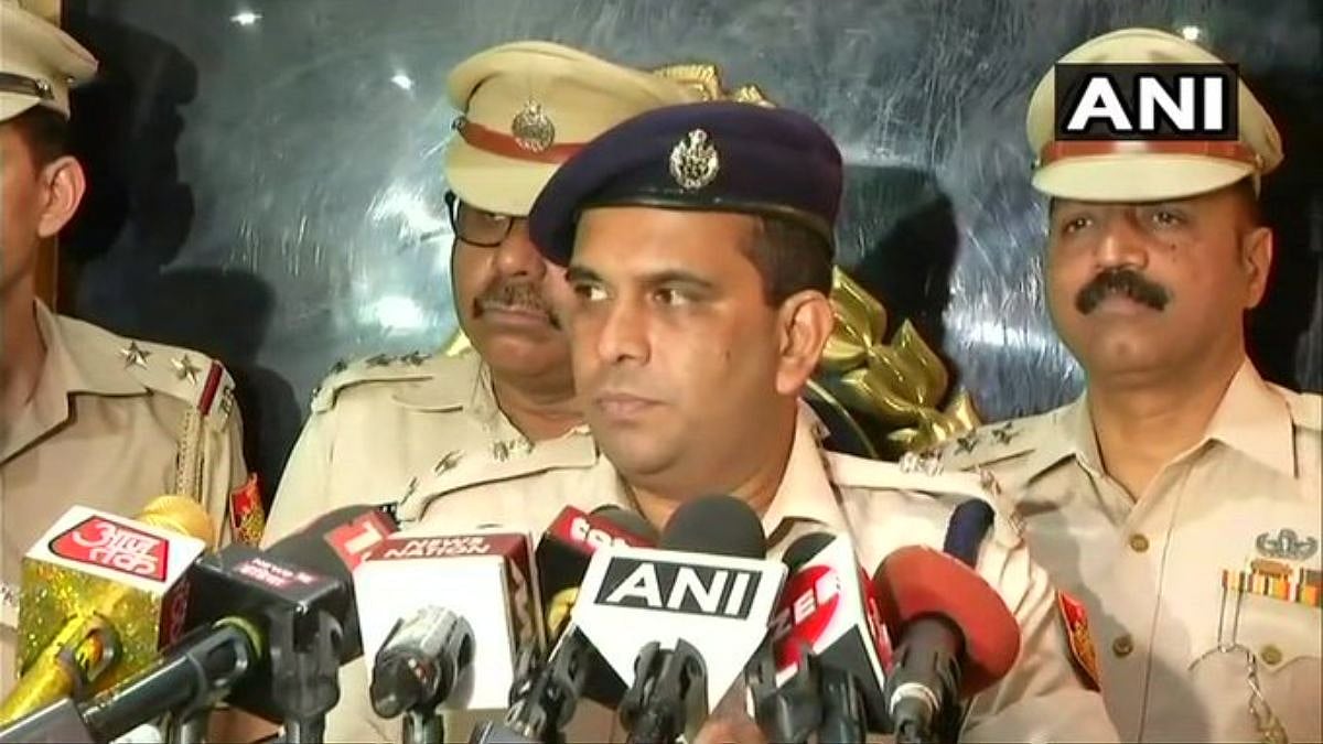 Delhi Police Issues Travel Advisory Amid Heightened Security After Red Fort Car Blast, Urges Early Arrival 