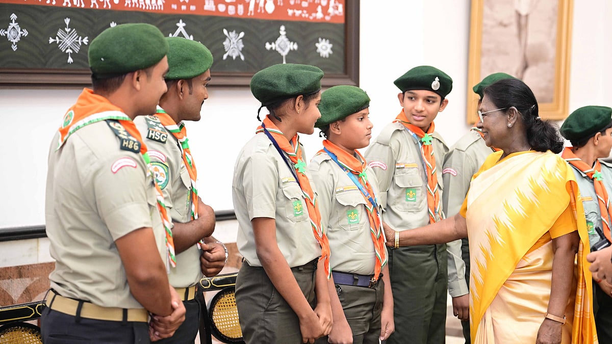 Children’s Day 2025: President Droupadi Murmu Interacts With Students At Rashtrapati Bhavan 