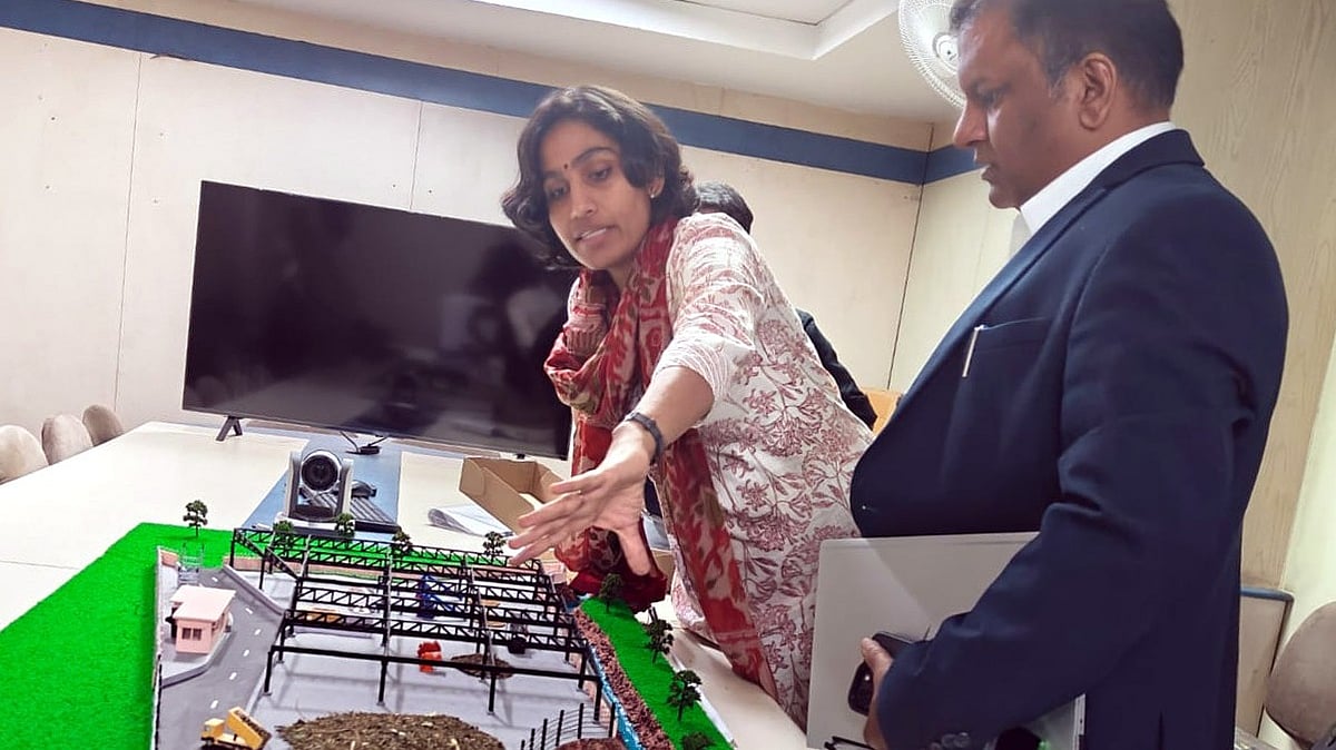 Bhopal News: BMC Commissioner Reviews 1st Model Of Bio-Briquettes Plant