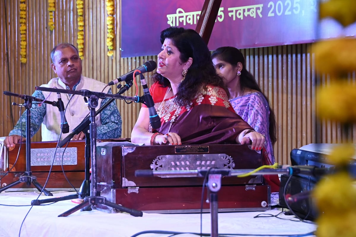 Bhopal News: Melody Queen Of Jammu Deepali Wattal’s Performance Wins Hearts At ‘Akashvani...