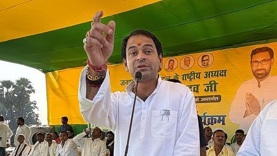 'Insult To My Sister Is Unbearable': Tej Pratap Yadav Comes In Support Of Rohini Acharya