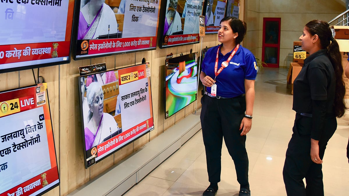 Uttar Pradesh Orders Shops, Showrooms To Provide Chairs & Rest Breaks For Staff