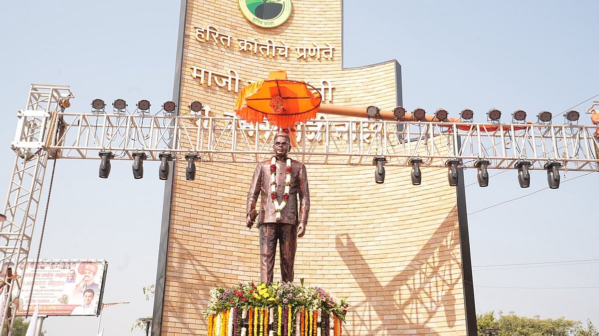 Maharashtra CM Devendra Fadnavis Unveils Statues Of Swami Ramanand Tirth & Vasantrao Naik In...
