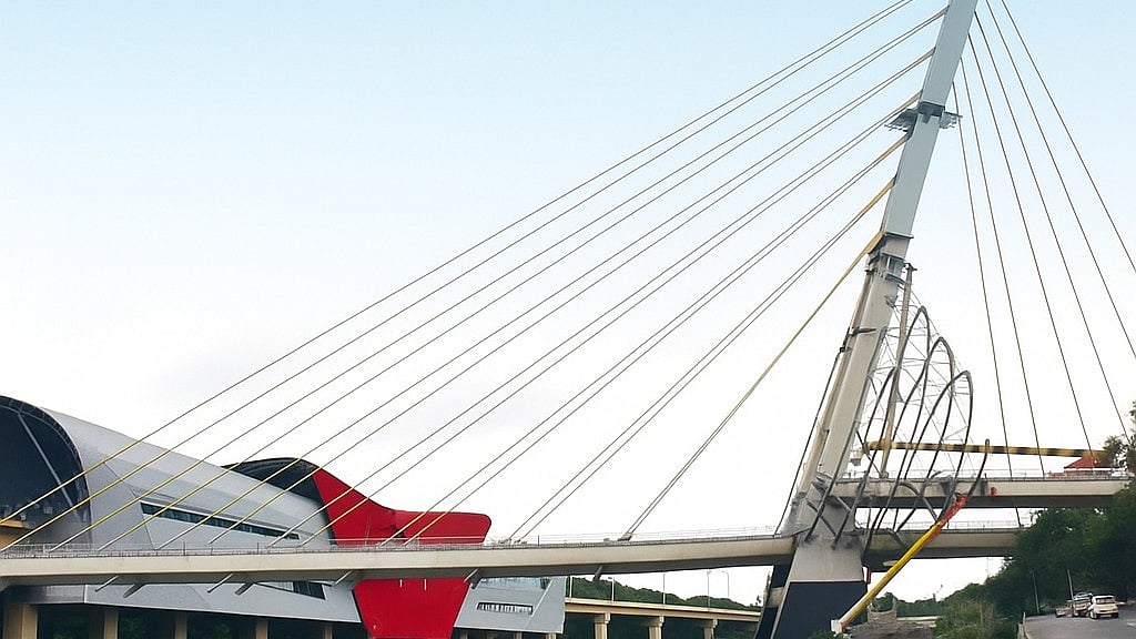 Pune: Tambora Metro Flyover Plunged Into Darkness As Lights Malfunction; Commuters Raise Safety...