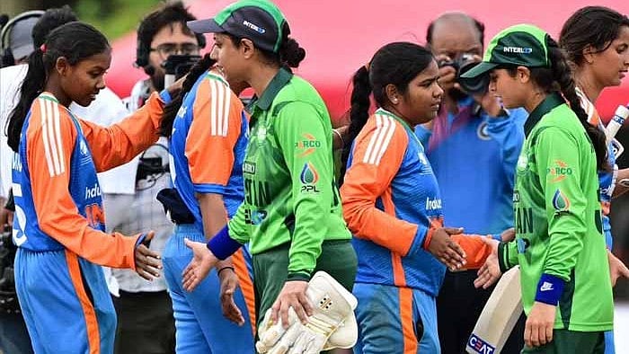 Blind India Women's Team Shun Rivalry For Spirit Of Cricket, Shake Hands With Pakistan in Blind Women's World Cup 