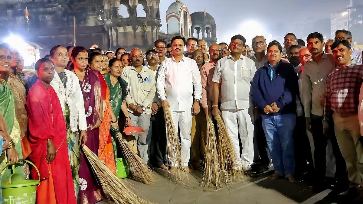 Nashik: 700 Volunteers Join Godavari Riverbank Cleanliness Drive Under Ganga-Godavari Campaign
