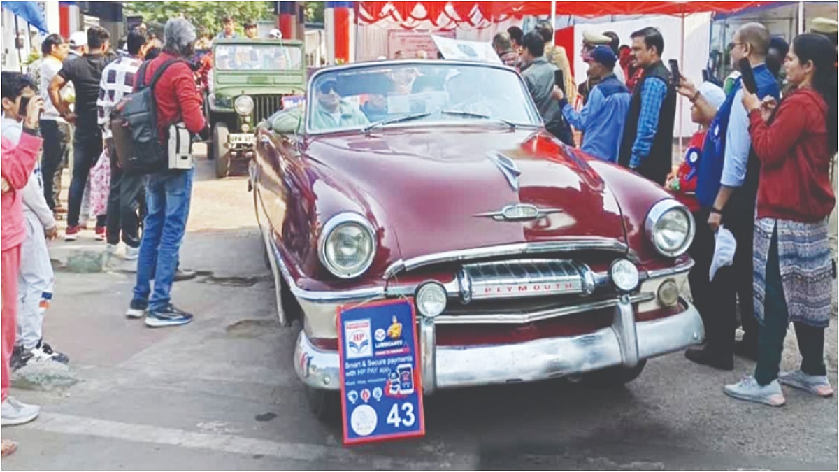 Uttar Pradesh News: Vintage Car & Bike Rally Draws Huge Crowds In Lucknow; 1923 Baby Austin, Pre-WW BSA Motorcycle Steal Show 