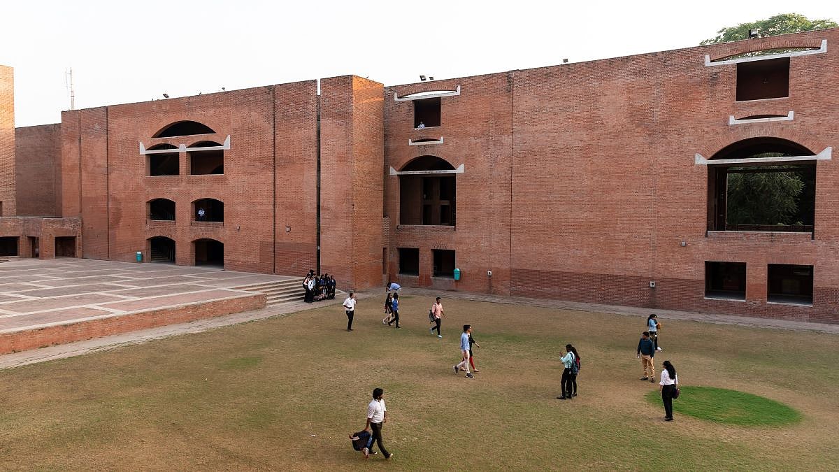 IIM Ahmedabad Summer Placements 2025: 410 Students Placed, 165+ Firms Participate; PGP 2027 Batch Secures 100% Placements 