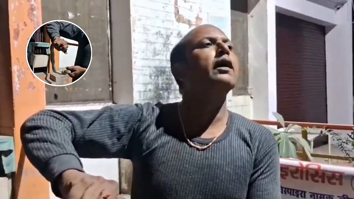 UP Man Carries Snake To Hospital After Getting Bitten; Netizens Hail His Presence Of Mind 