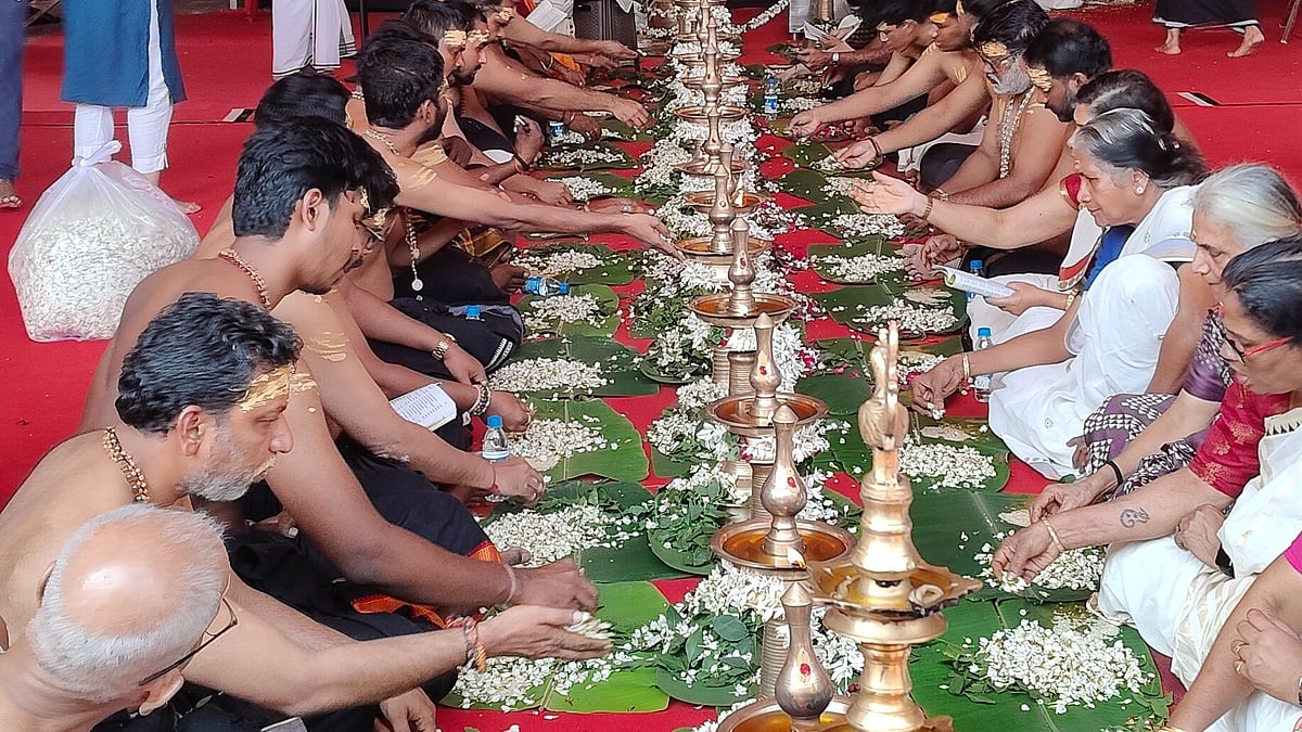 Mandala Puja Ushers In The Annual Pilgrimage To The Lord Ayyappa Shrine In Kerala 