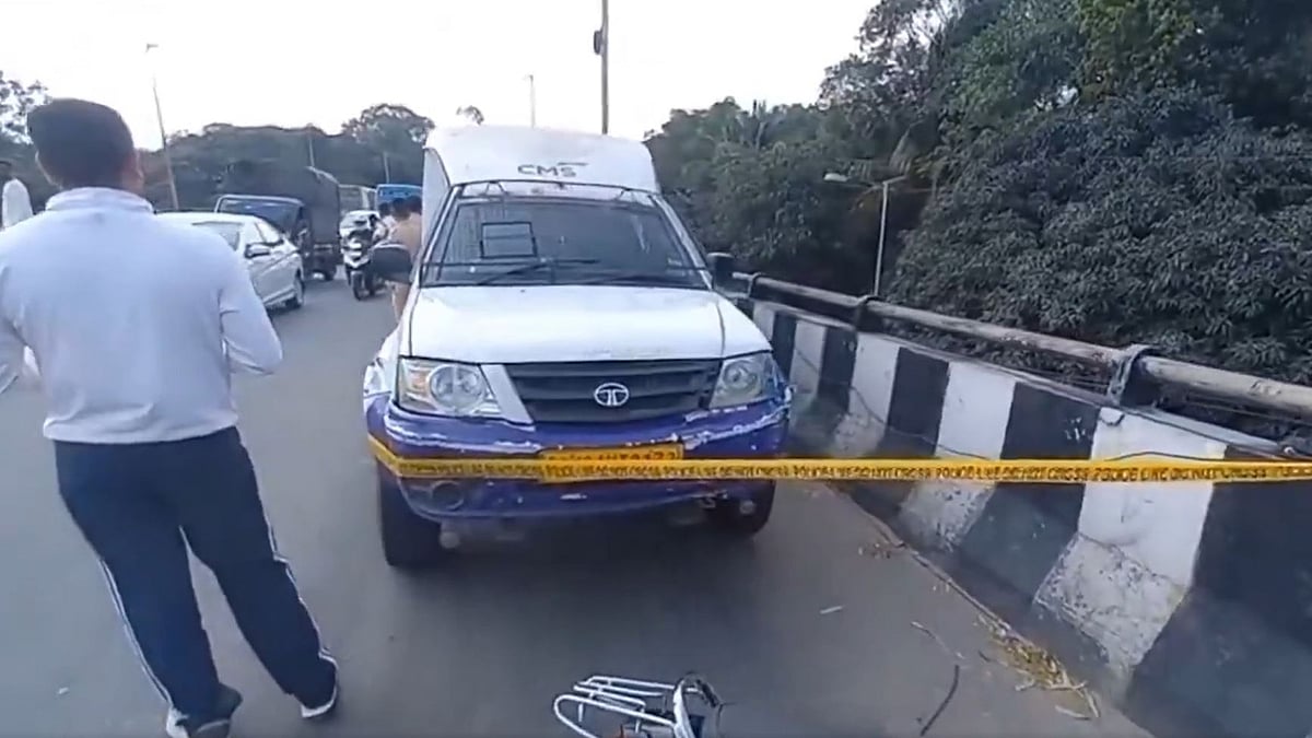 VIDEO: Bengaluru Shocked As Fake RBI Officials Flee With ₹7 Crore From ATM Cash Van 