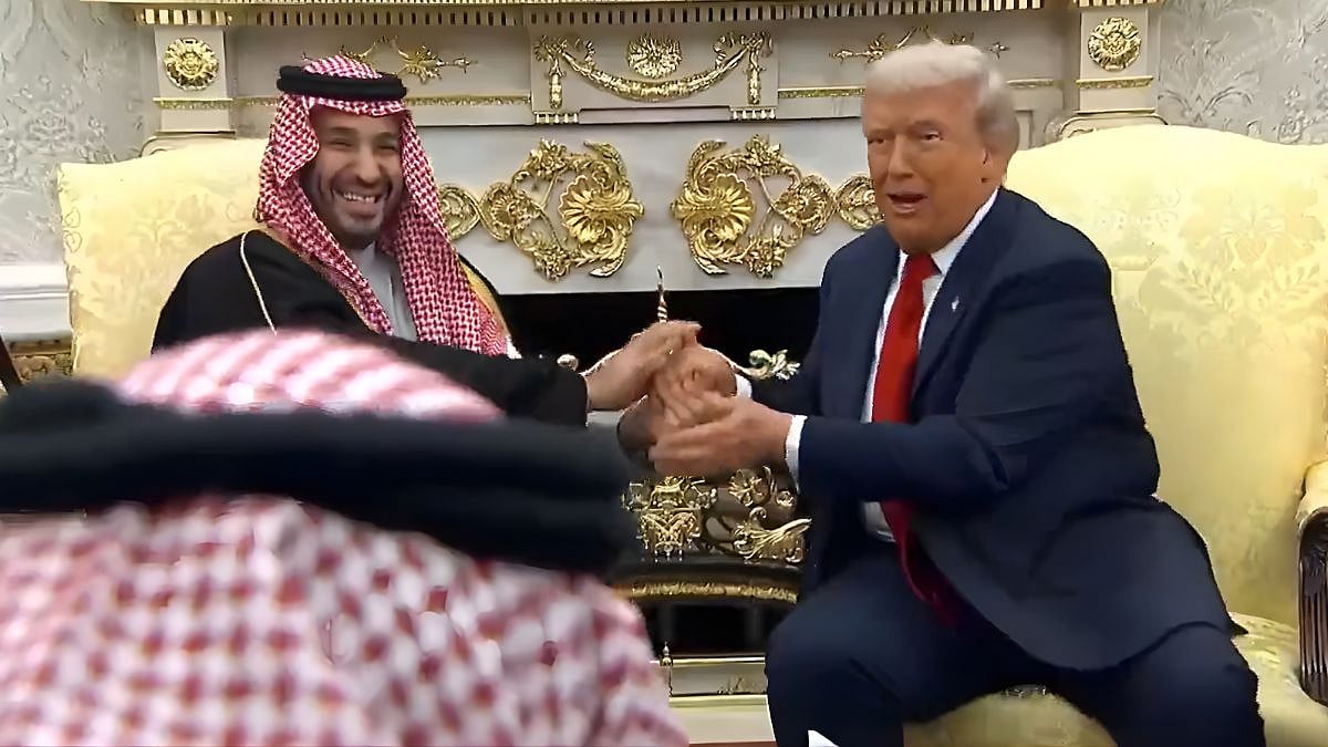With Saudi Prince At His Side, Donald Trump Mocks Joe Biden's 2022 'Fist Bump' Gesture; Says, 'Trump Doesn’t Give A Fist Bump, I Grab That Hand' | Video 