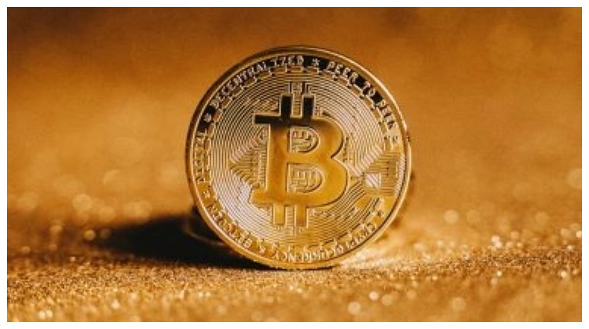 World’s Largest Cryptocurrency, Bitcoin, Faces Heavy Selling Pressure, Falling To A Six-Month Low & Trading Close To The $90,000 Mark 