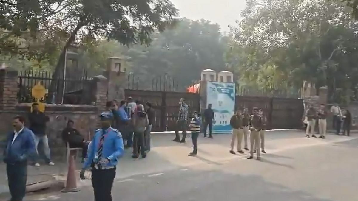 Delhi’s Sanskriti School Receives Bomb Threat Email; No Suspicious Object Found After Search 