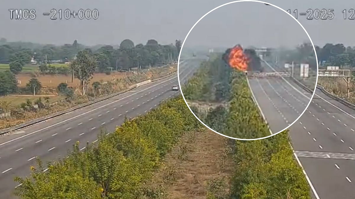 Delhi-Mumbai Expressway Tragedy: Truck Container Bursts Into Flames After Colliding With LED Board; Driver Burnt To Death, Watch Chilling Footage 