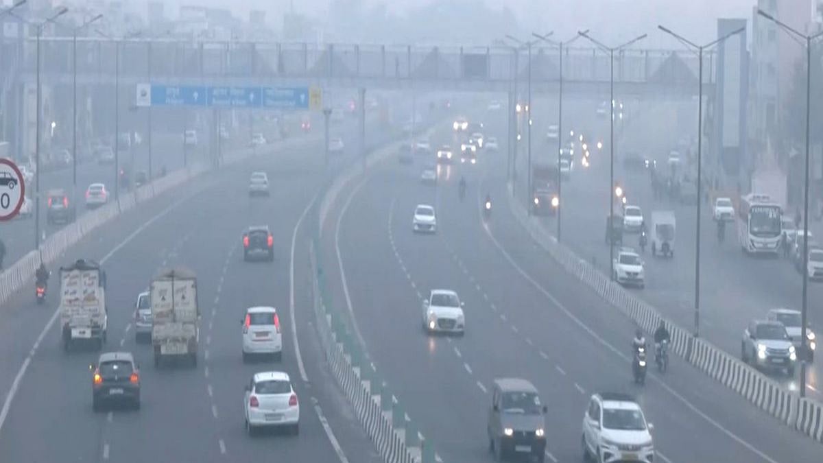 Delhi Schools, Colleges Suspend Outdoor Sports Activities Over Severe Air Pollution 