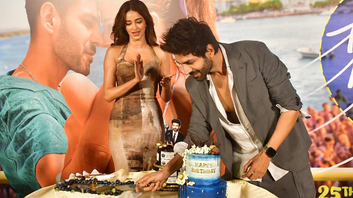 Kartik Aaryan Celebrates His 35th Birthday With Ananya Panday At Tu Meri Main Tera Main Tera Tu Meri Event In Mumbai, Feeds Her Cake—VIDEO 