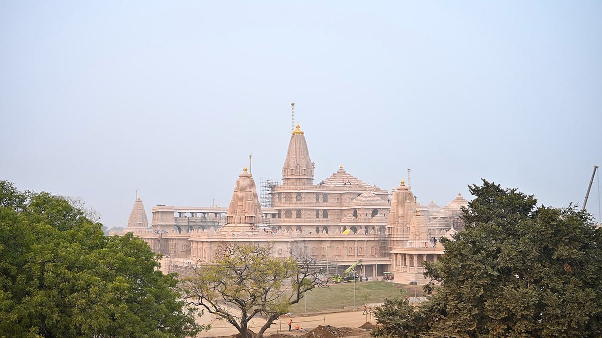 Ayodhya Flag-Hoisting Event Highlights Rising Community Participation 