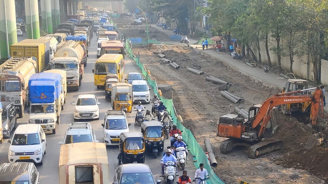 Thane’s Ghodbunder Road Crisis: Craters, Chaos And Zero Coordination Keep Commuters Trapped 