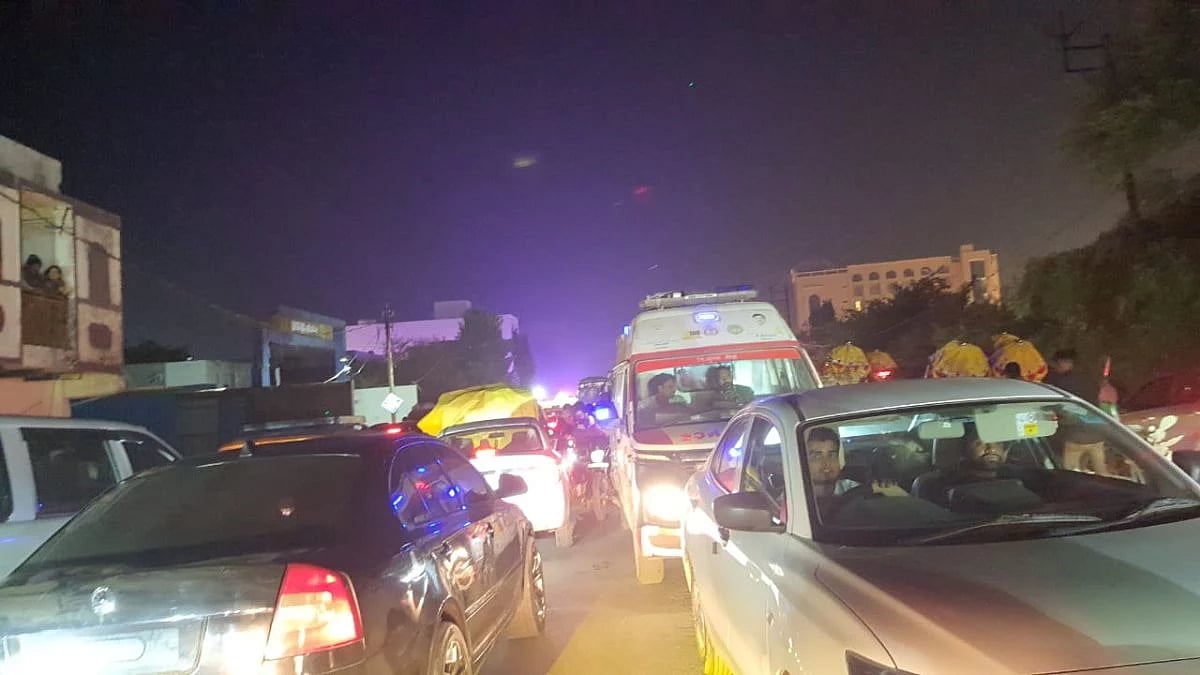 MP News: Damoh–Jabalpur Highway Jammed For 1 km Due To Wedding Rush, Ambulance Stuck For Over An...