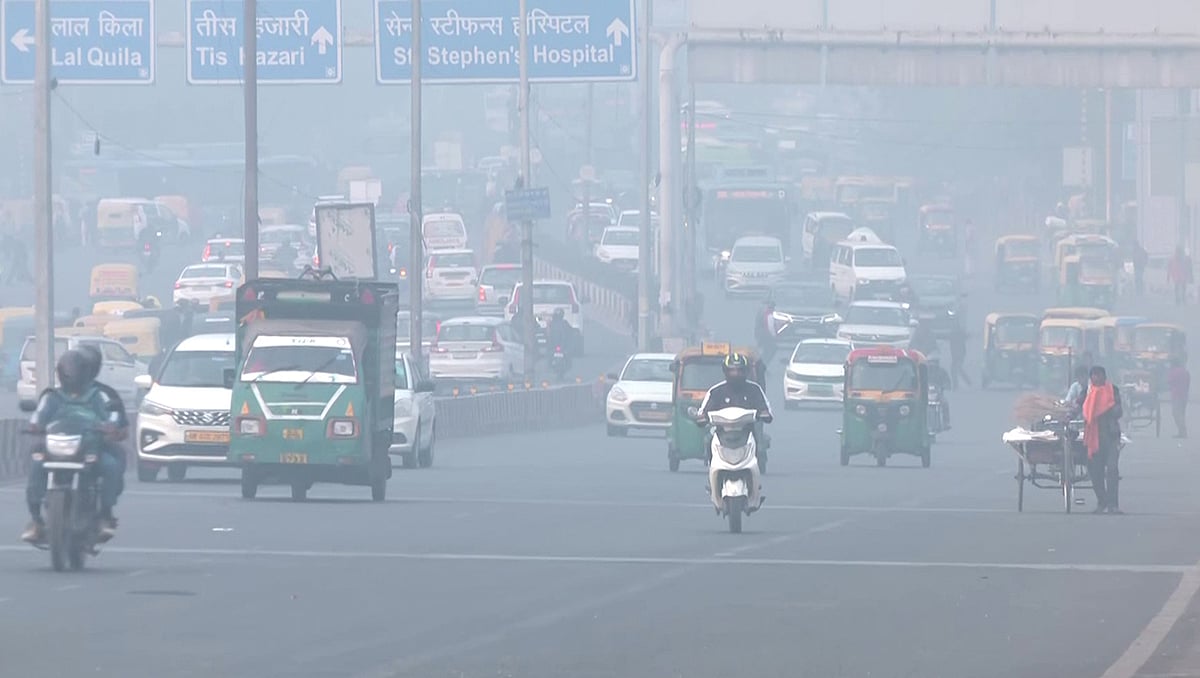 Delhi Chokes Under Dense Smog; AQI Climbs To 381 Despite GRAP-IV Measures