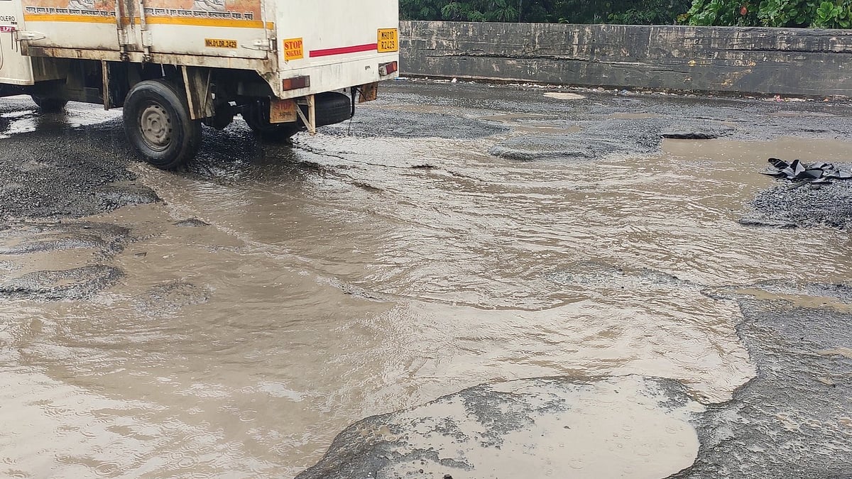 Bhiwandi News: Dr APJ Abdul Kalam Flyover Falls Into Disrepair Just 9 Years After Inauguration;...