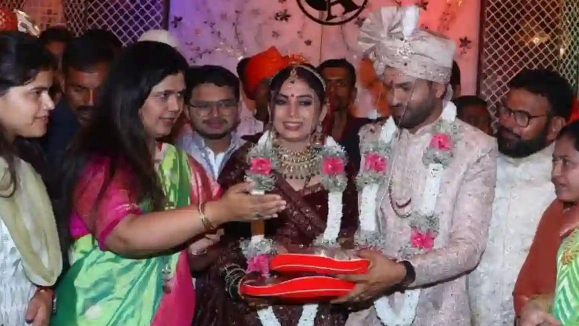 Wife Of Minister Pankaja Munde’s PA Dies By Suicide; Husband, Brother-In-Law, Sister-In-Law Booked For Abetment 