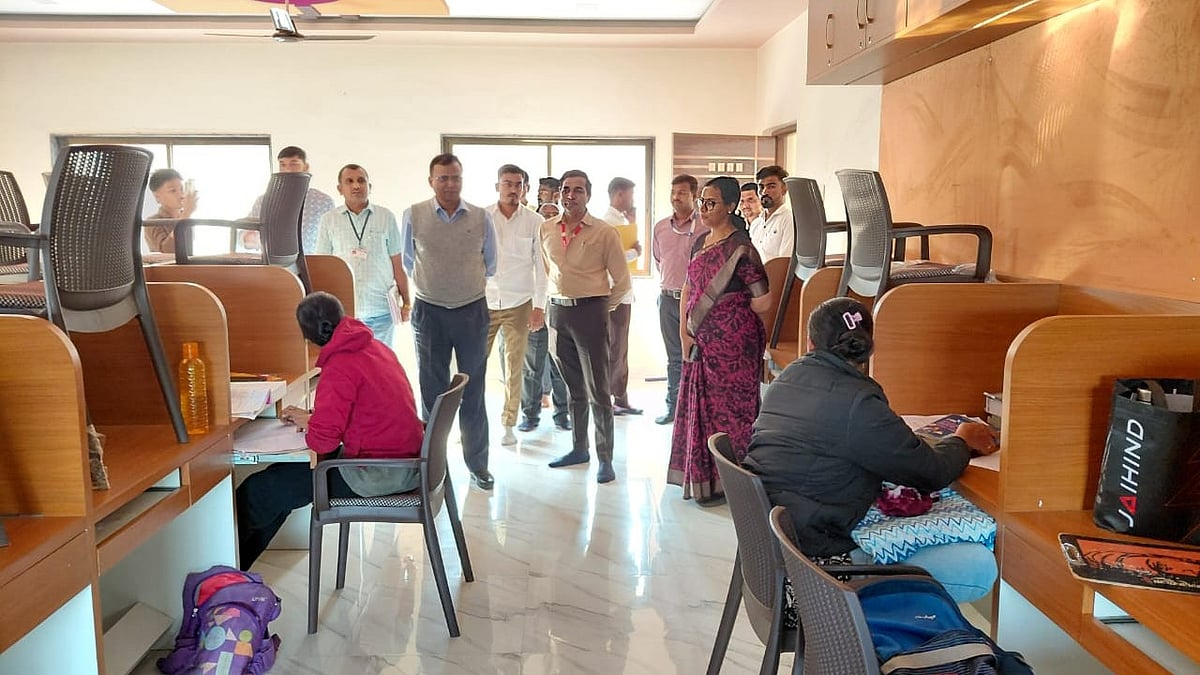 Nashik: Principal Secretary Eknath Dawle Inspects PMAY Progress; Lauds Rural 'Study Centre'...