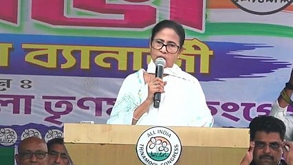 'If You Target Me, I'll Shake India': Mamata Banerjee Vows Nationwide Yatra Against SIR, Accuses EC...