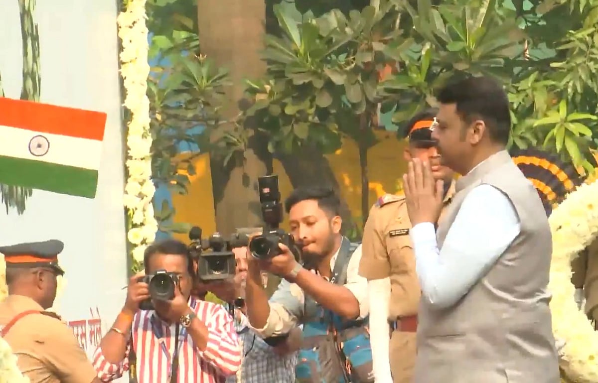 26/11 Mumbai Attack 17th Anniversary: Maha CM Devendra Fadnavis, DGP Rashmi Shukla & Commissioner Deven Bharti Pay Tribute To Martyrs; Video 