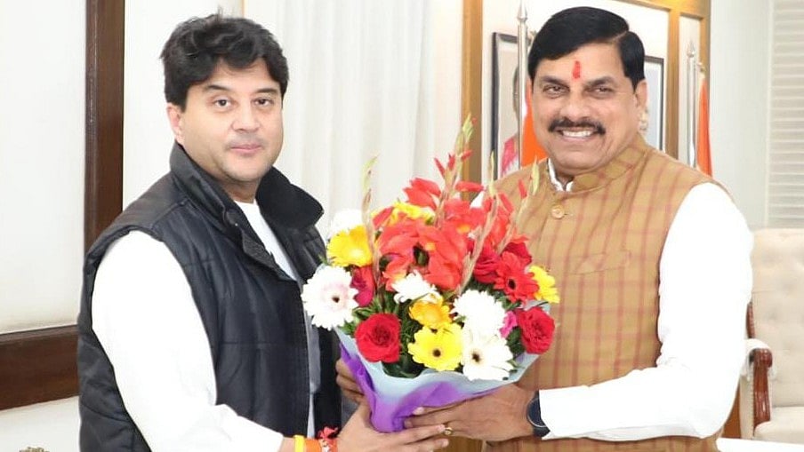 MP News: Union Minister Jyotiraditya Scindia Arrives At Bhopal, Meets CM Mohan Yadav
