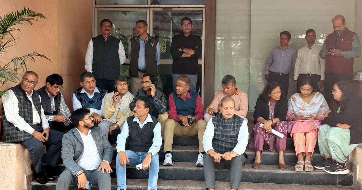 MP News: Public Relations Department Staffers Call Off Stir Against SAS Officer’s Posting