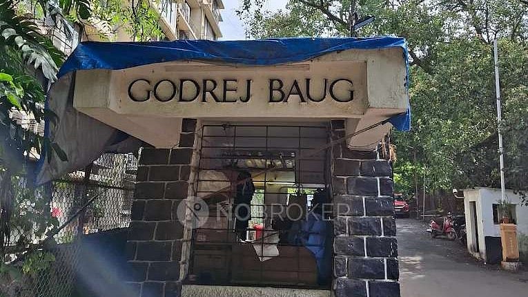 Dispute Erupts Among Bombay Parsi Punchayet Trustees Over Charity Flat Allotment 