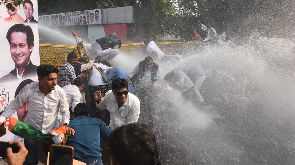 Bhopal News: Police Uses Water Cannons To Disperse Youth Congress Marching To 'Gherao' Election...
