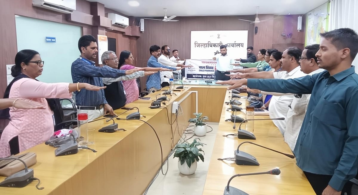 Beed Administration Takes Oath To Make District Child-Marriage Free