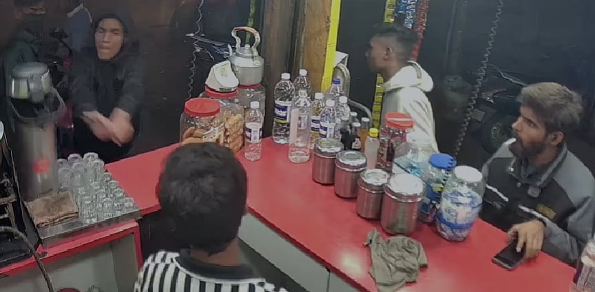 Pune Viral Video: Youth Vandalises Shop With Koyta After Owner Demanded Money For Cigarette In Viman...