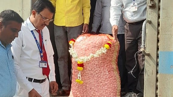 Central Railway Begins Direct Silk Cocoon Transport From Pandharpur To Asia’s Largest Market