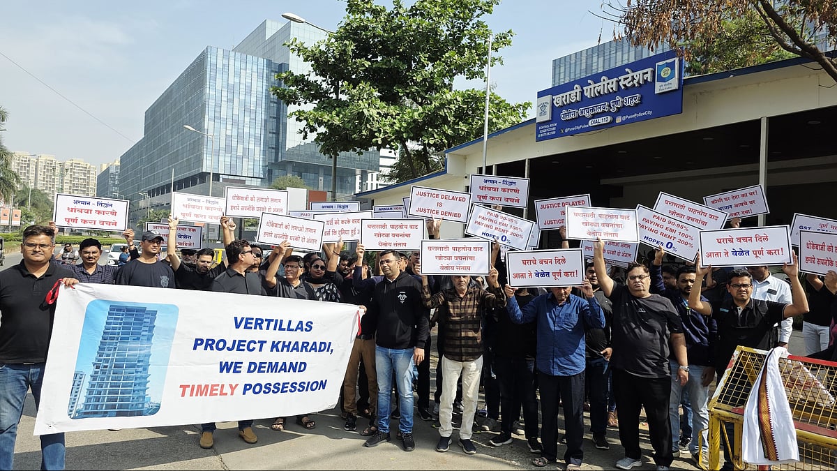 Pune: Spectrum Vertillas Homebuyers Protest At Kharadi Police Station Over Years-Long Possession...