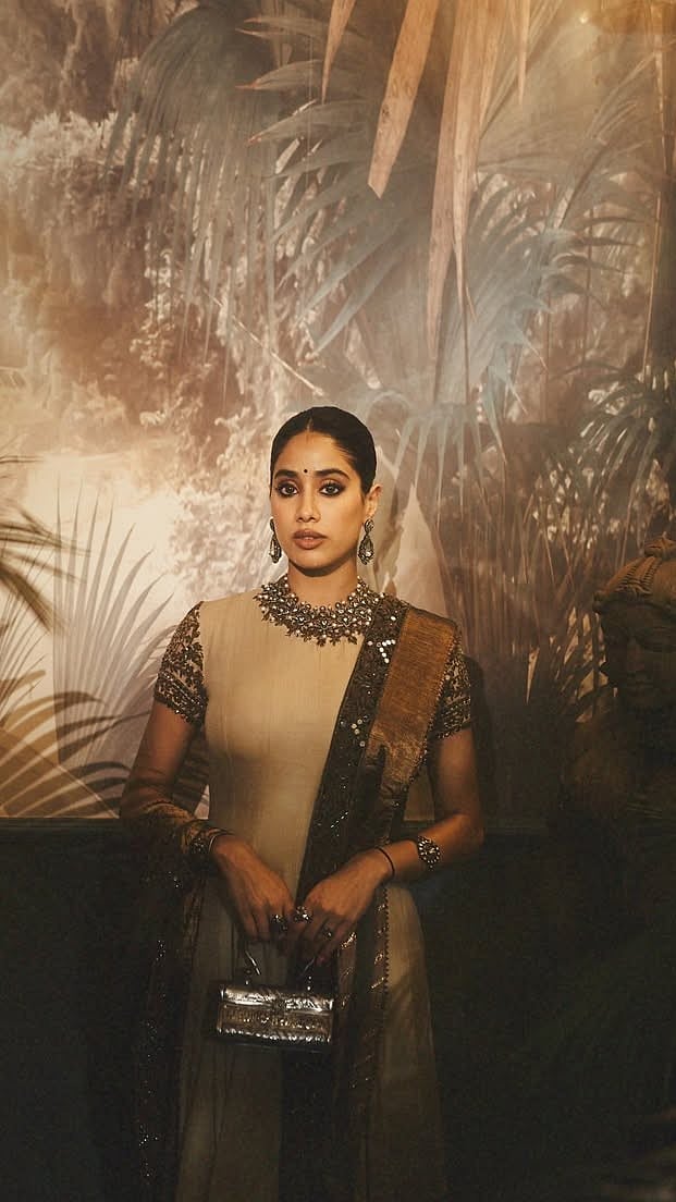 Janhvi Kapoor Brings Old-World Charm In Regal Anarkali & Oxidised Metallic Jewels: Check Photos