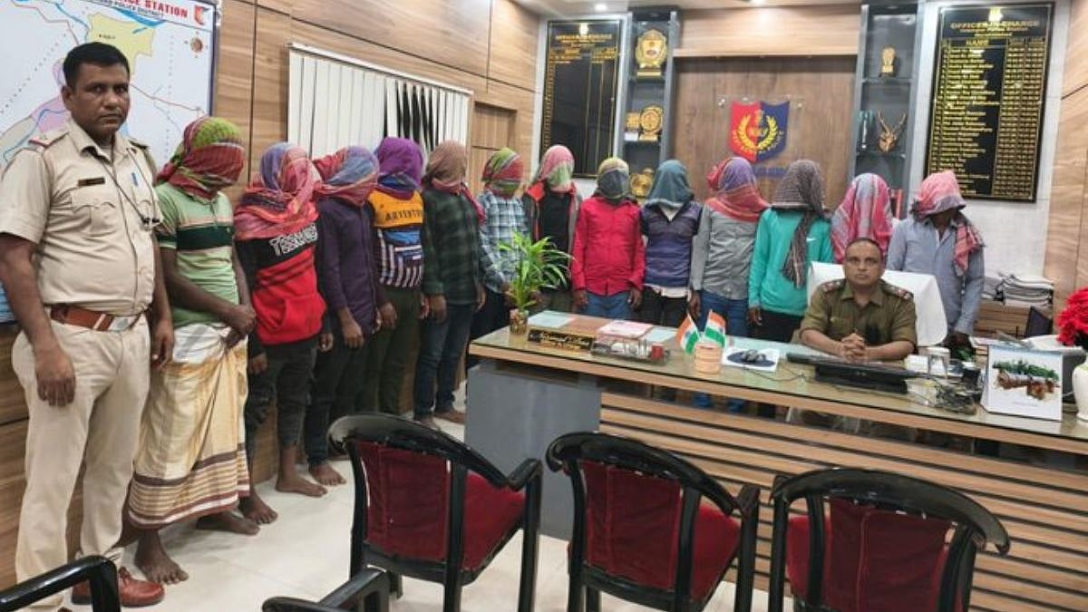 West Bengal: 12 Bangladeshi Nationals, 1 Indian Arrested In Murshidabad For Staying Without Valid Documents 