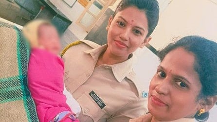 Mumbai: Woman Delivers Baby On Pavement In Dongri’s Umarkhadi Area; Cops Rush To Provide Emergency Assistance 