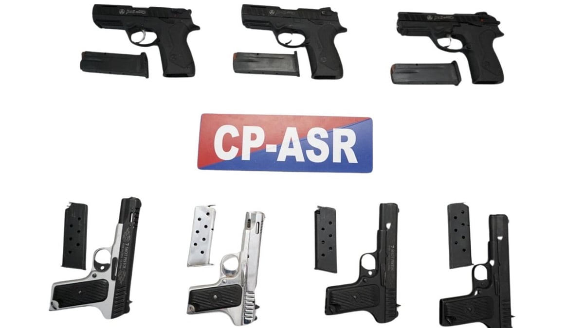 Punjab News: 2 Arms Smugglers Held With 7 Sophisticated Pistols 